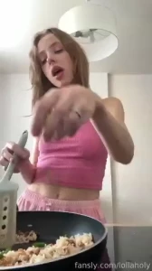 Lunch time d i dance to my favorite song i found it out recently and part 1