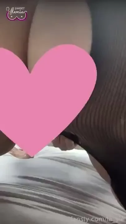 Every now and then i like to revisit this slightly kinky style and the 