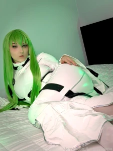 Spicy set is live come check it out o cosplay sexy topless