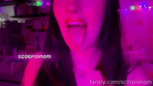 I wanna tongue fuck ur face lemme lick u like a dumb little pup 3 teen