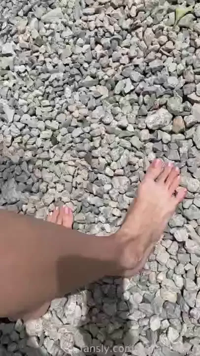 I decided to give myself this little challenge of walking on gravel 
