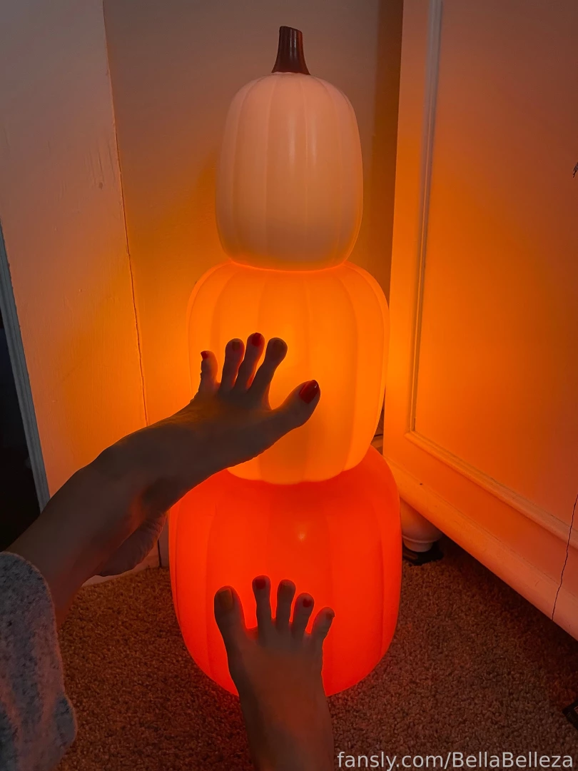 My nails match my stacking pumpkins feet foot footfetish fetish toes part 1 