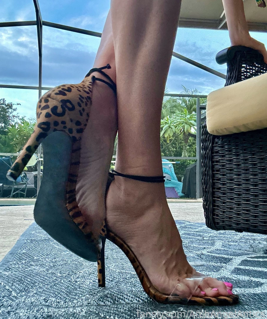 Starting the week with new shoes - meeeeooow fyp animalprint fur 