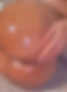 Do u wanna watch me rub oil all over my juicy booty amp gently teasing