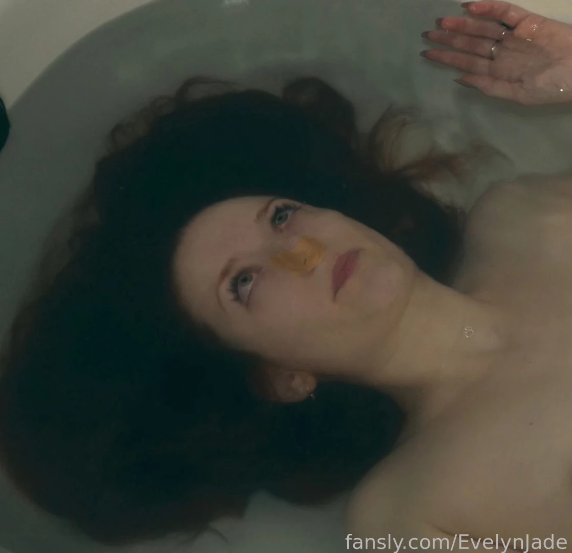 Underwater fetish for a friend me going under the water up and down 