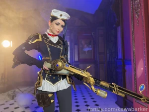 Caitlyn selfie backstages set part 3