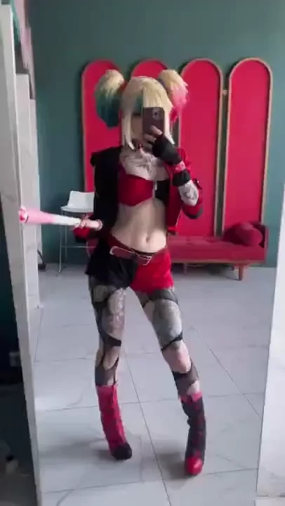 Harley quinn is coming bigboobs cosplay cosplaygirl cosplayer gamer 
