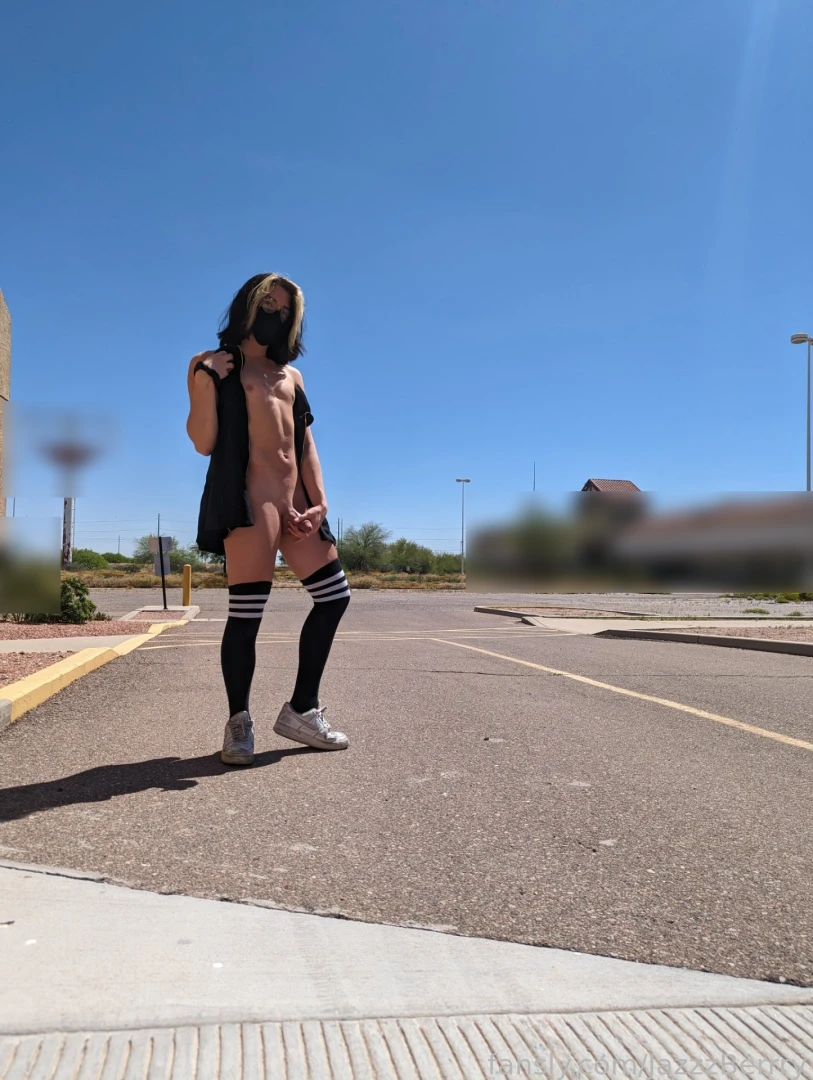 Flashing in the lot fyp public femboy twink flashing jazzzberrry exhib 