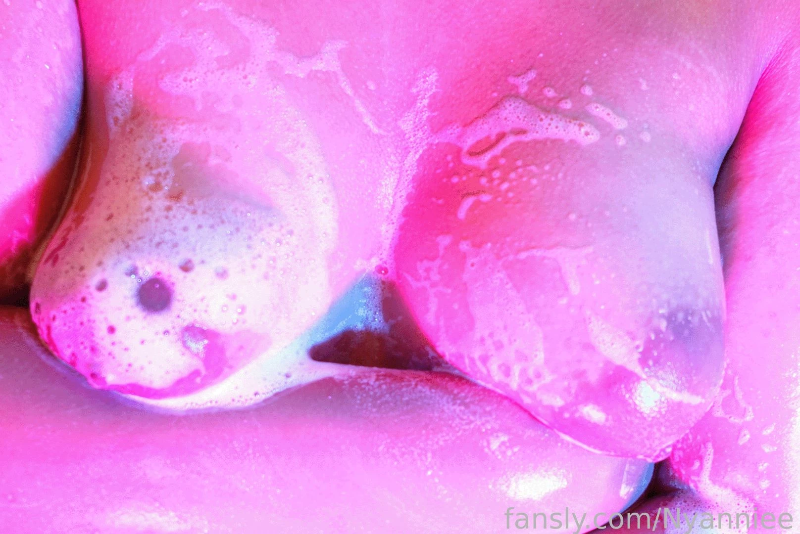 Shower booba y all loved the soapy titty pictures so i took another part 1 