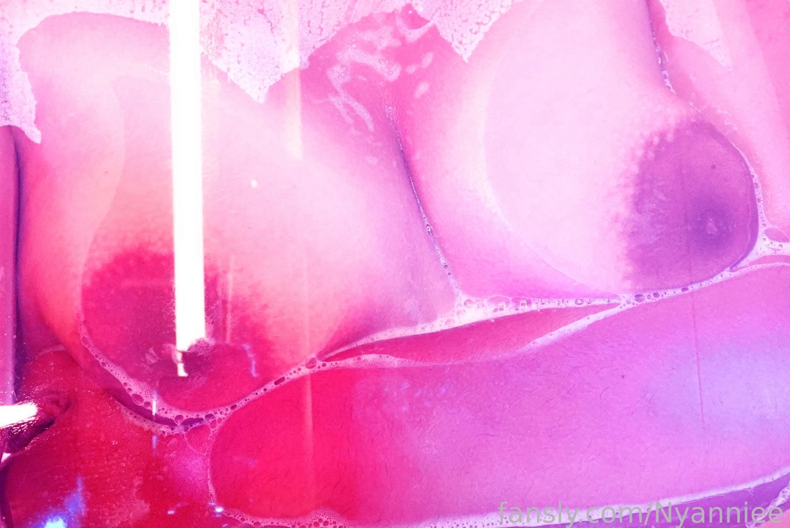 Surpirse titties think fast this is a reminder that i ll be live on 