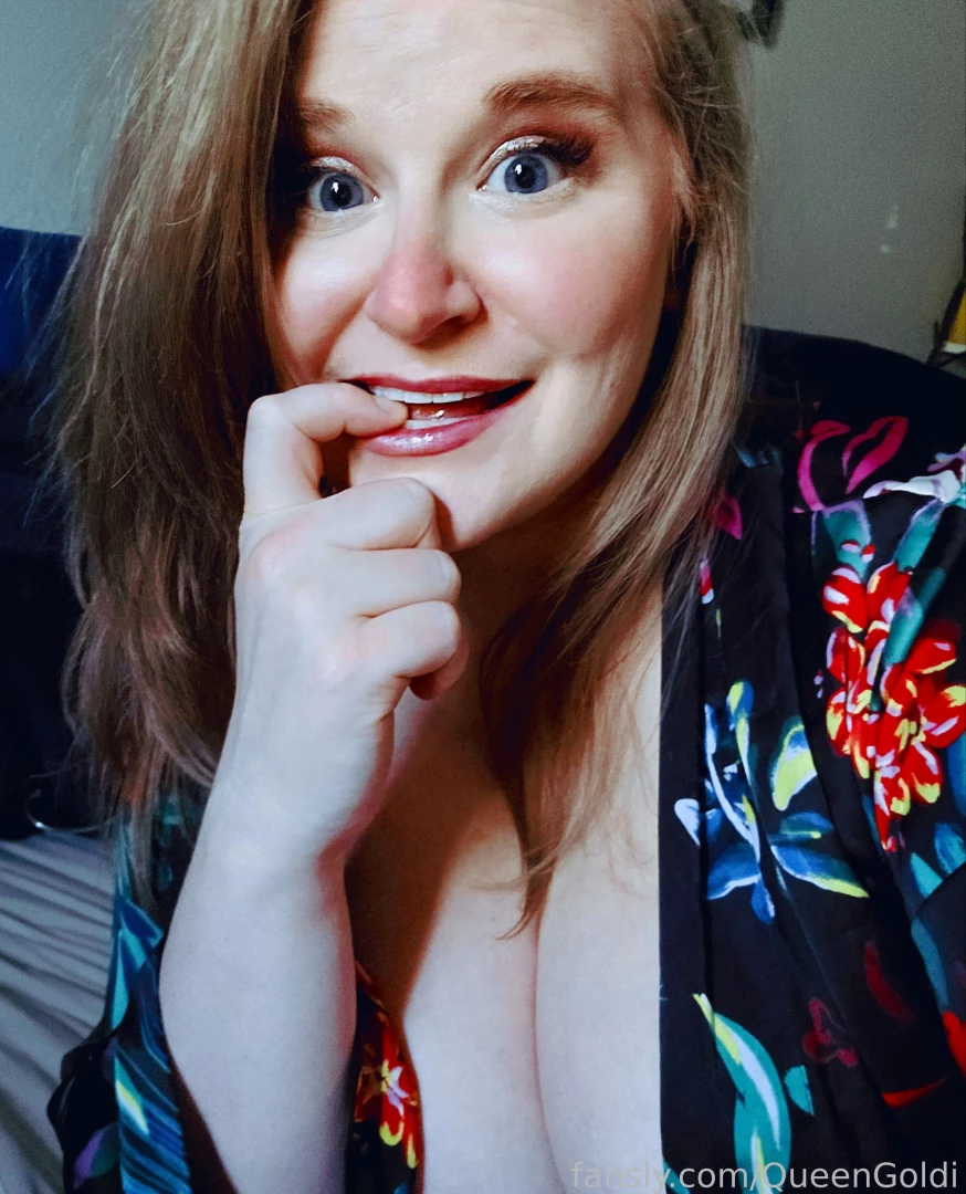 Live now come hang out playing a game i found on steam called 