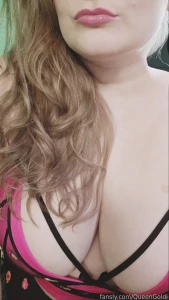 Omg got off stream to 300 follows thank yall so much i have sub pics