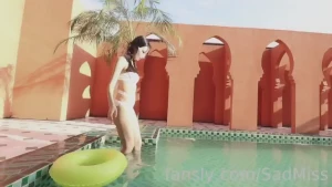 Trailer - i only paid for a swimming session but also got an extra