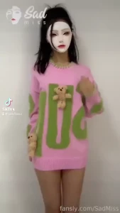 Pink or red part 1