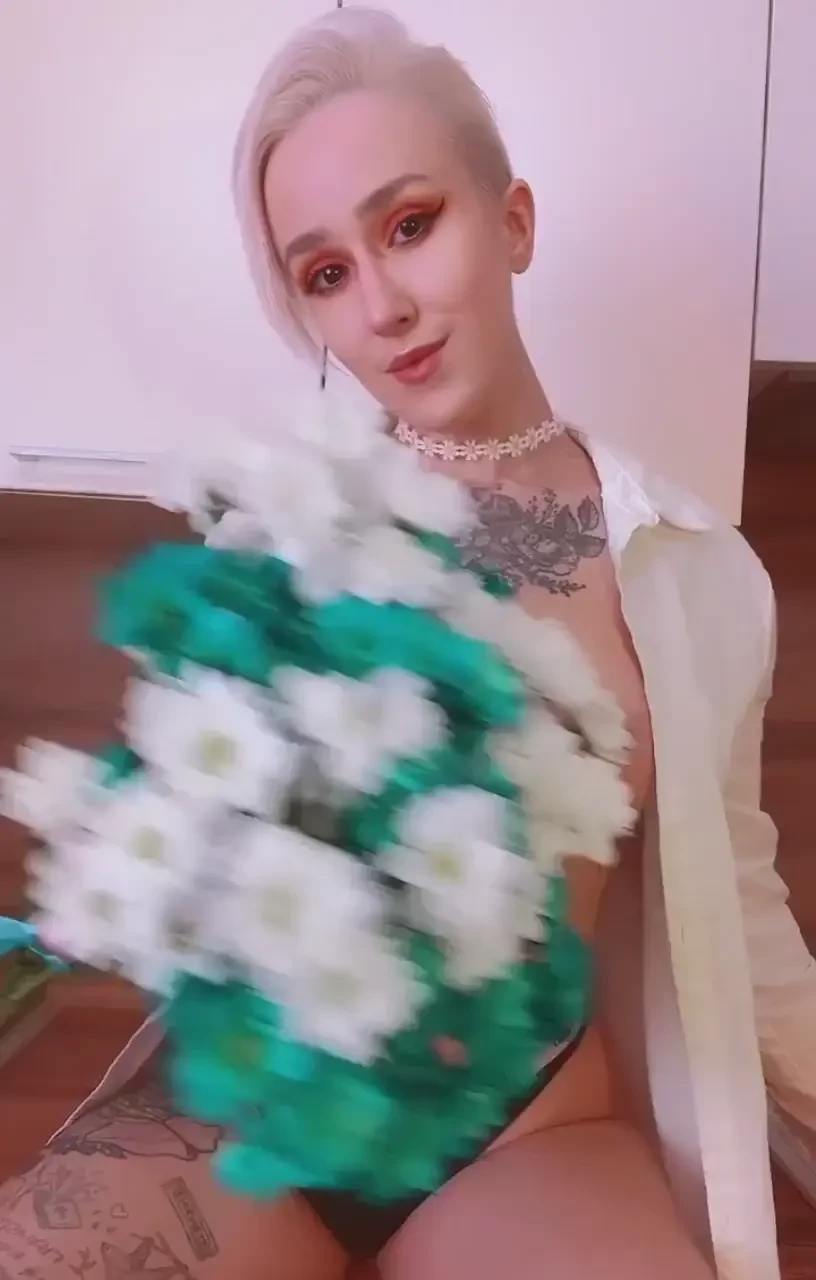 I love it when people give me flowers nude tits custom sexting 