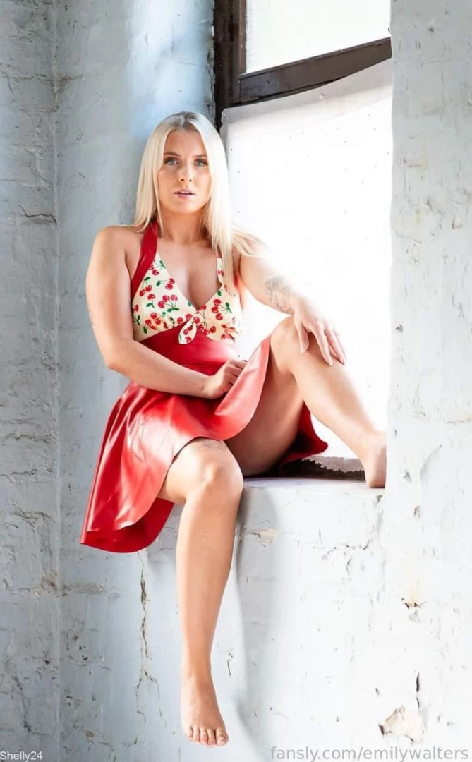 So i did a photoshoot and i wanted a cherry theme to match my logo and 