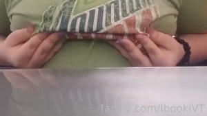 Jugando con mis tetotas estaba pensando que darles este d a y haciendo
