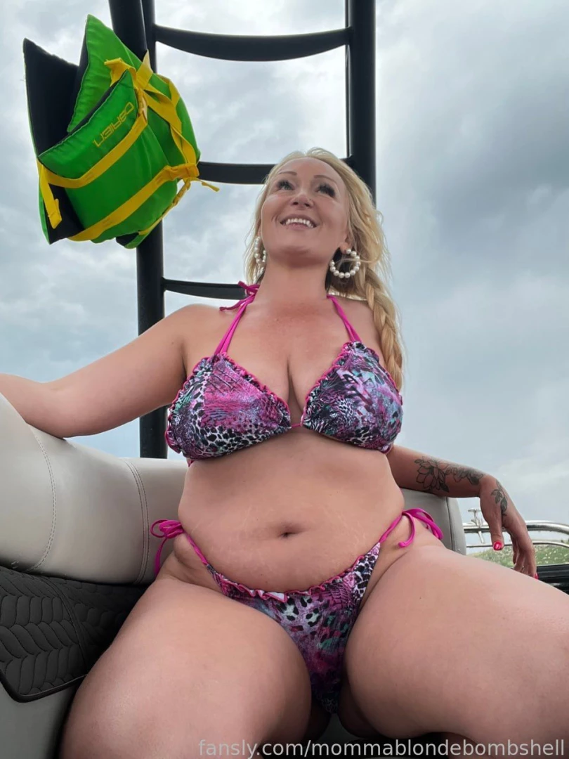 How do you call girls who have really big asses milf pawg thick fyp 