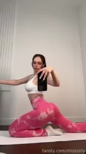 Working on the new video i might will need new leggings hehe sub with part 1