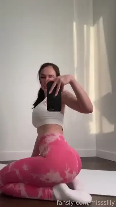 Working on the new video i might will need new leggings hehe sub with 