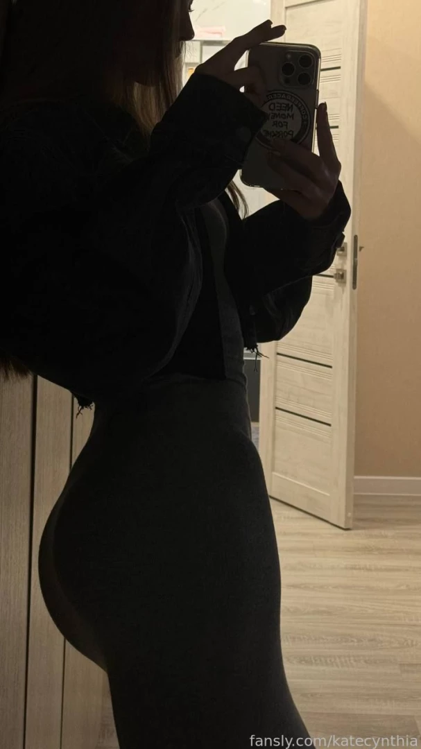 Hi how are you doing write me what you like about me 