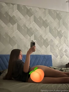 It s cold it s a pity that the blanket warms not you