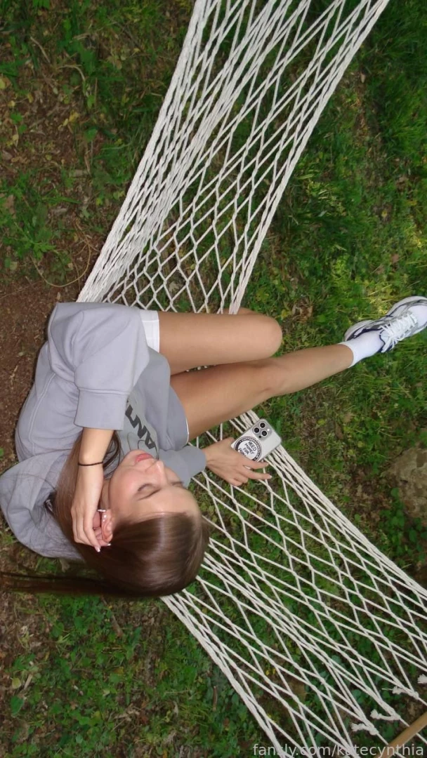 I really like it when the weather is warm when the sun shines i m glad 