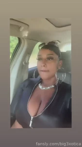 Some wet squirting ebony pussy i fucked myself on my homeboys couch