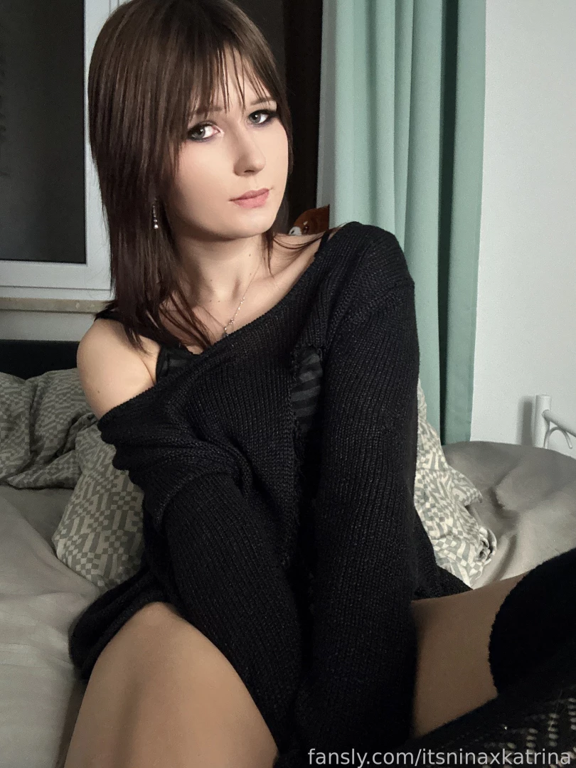 Hii 3 here s part 1 out of 2 of a new fun set full on goth emo makeup part 7 