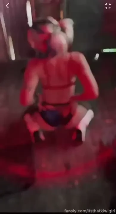 Full length dancing video dressed as harley quinn 