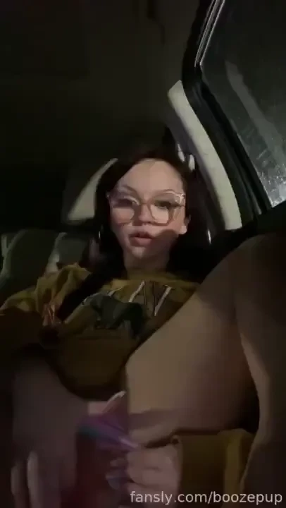 Sneaky in da car _ 