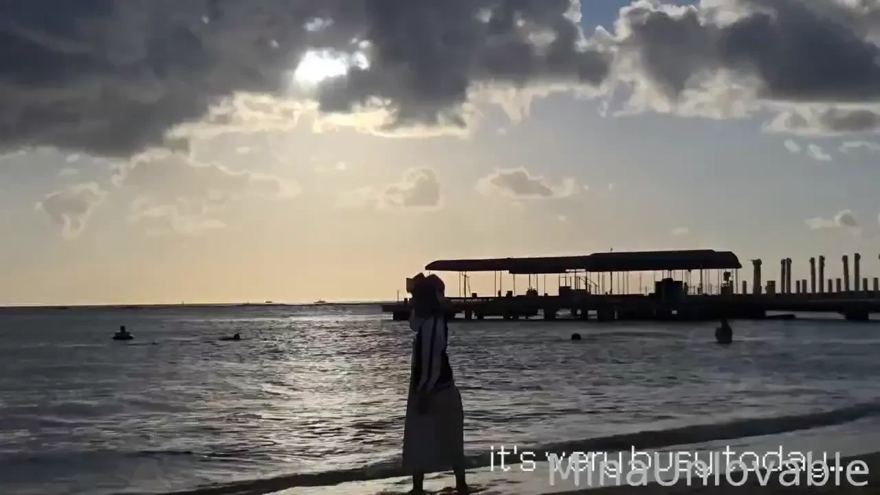 Just more beach things also i guess a video too haha the sunset is part 70 