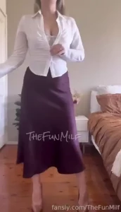 Today i went to work with no panties on and it was a big mistake