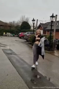 Just left the pub and feeling a little frisky