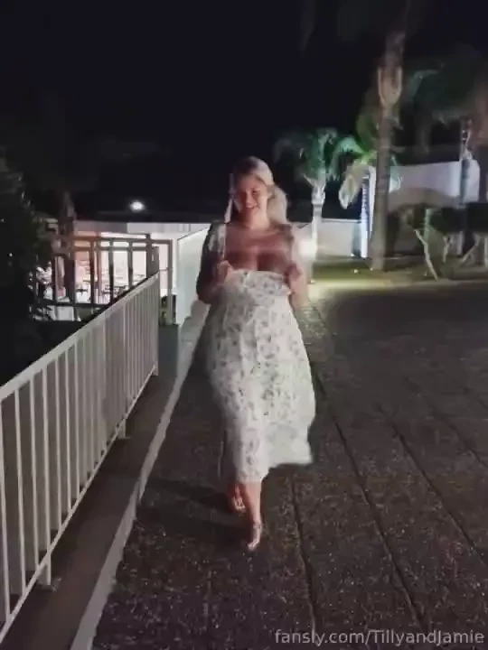 Always my favourite kind of flashing videos 