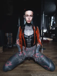 My new favorite top so you prefer it styled with a pair of underwear