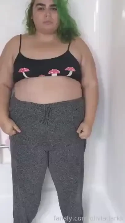 First time pissing my sweatpants it felt sooooo good 