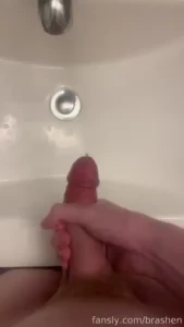 Who hasn t done this before quick cum in the sink solo orgasm femboy part 1