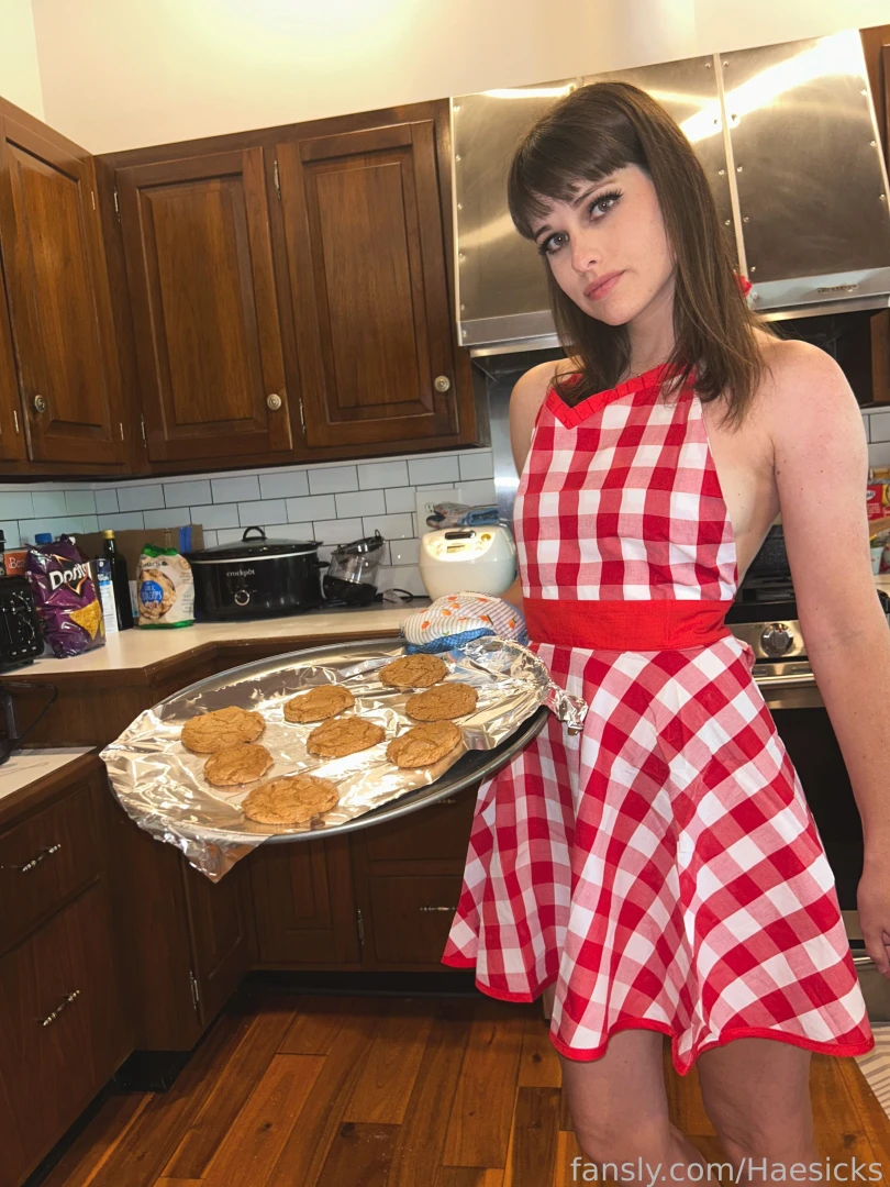 New set where you bake cookies with me coming later i ve been having a 