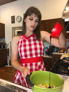 2 videos with this one including a 1 minute countdown bake cookies part 1