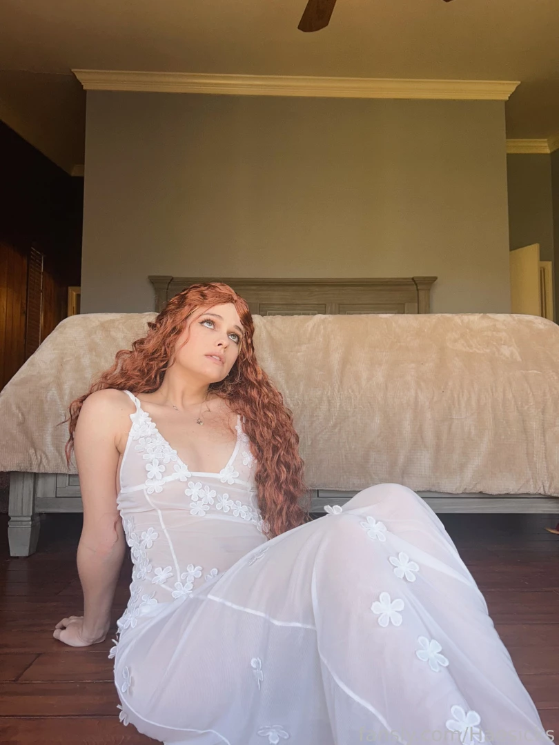 Really sad victorian woman in love vibes part 2 