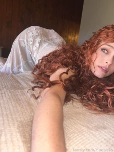 Really sad victorian woman in love vibes