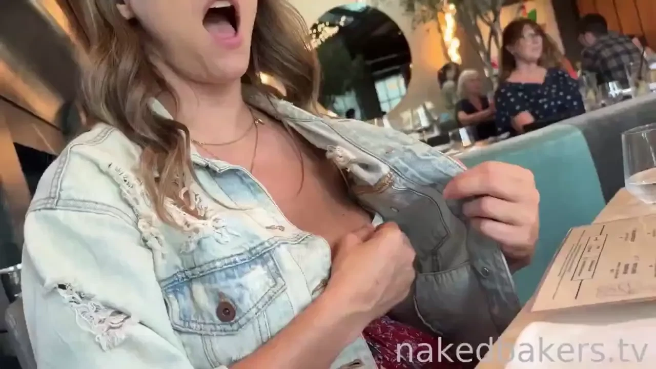 Found a cute new spot for happy hour little crowded so i had to be 