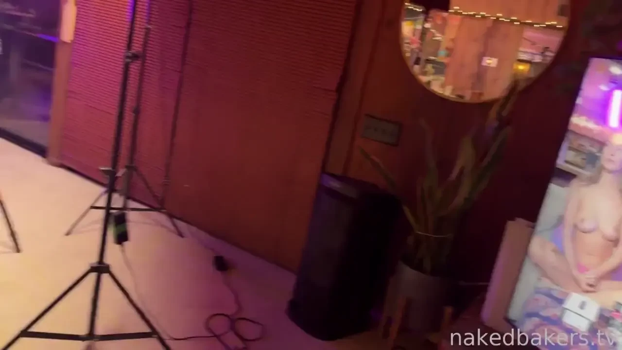 Bella is in town and wanted to film something fun with friends so 