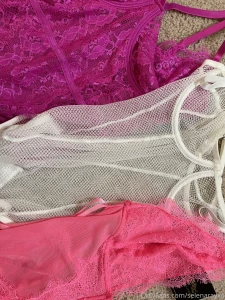 Sneak peak should i send pictures to your dm s