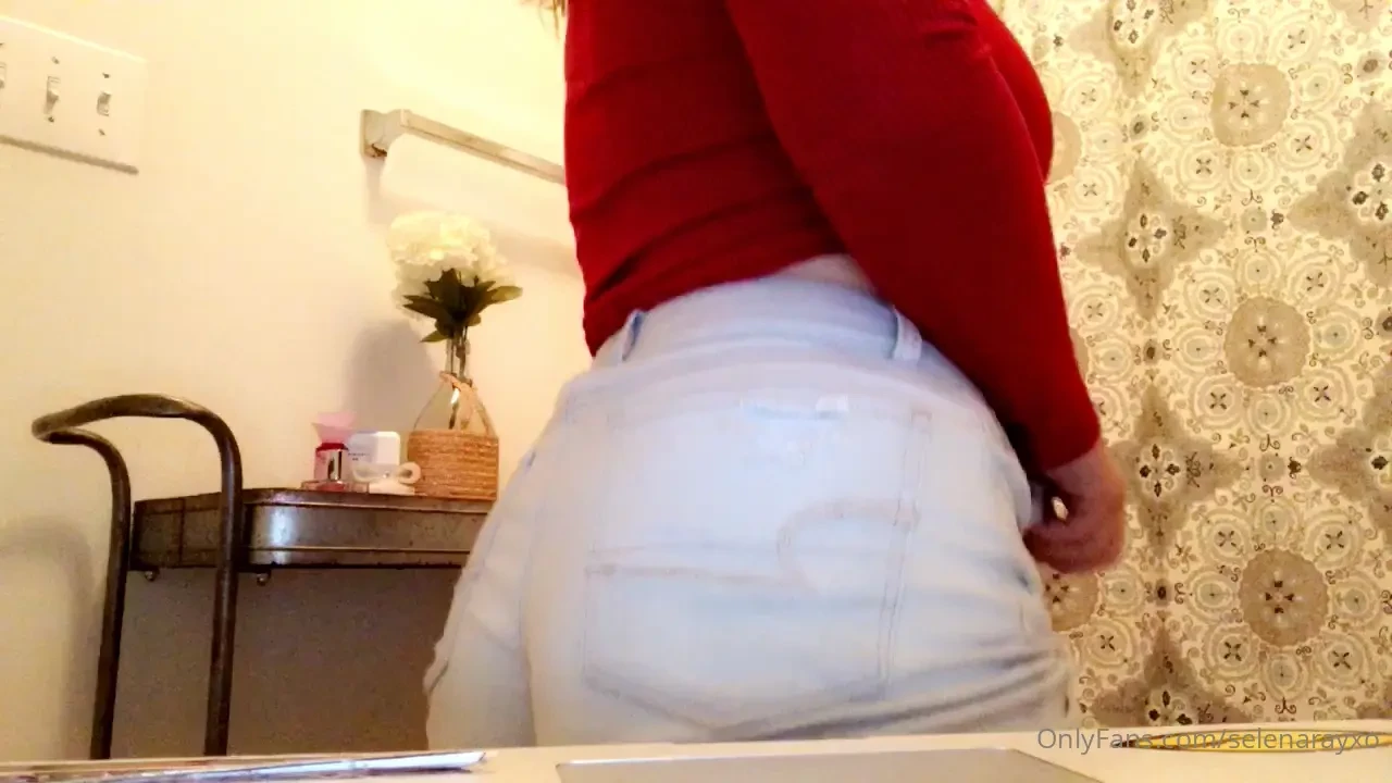 Would you let me tease you or would you just rip my clothes off 