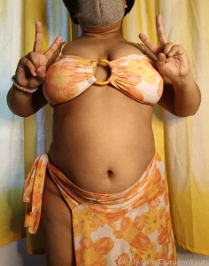 New bikini set is dropping i got a new bikini but sadly it s so small