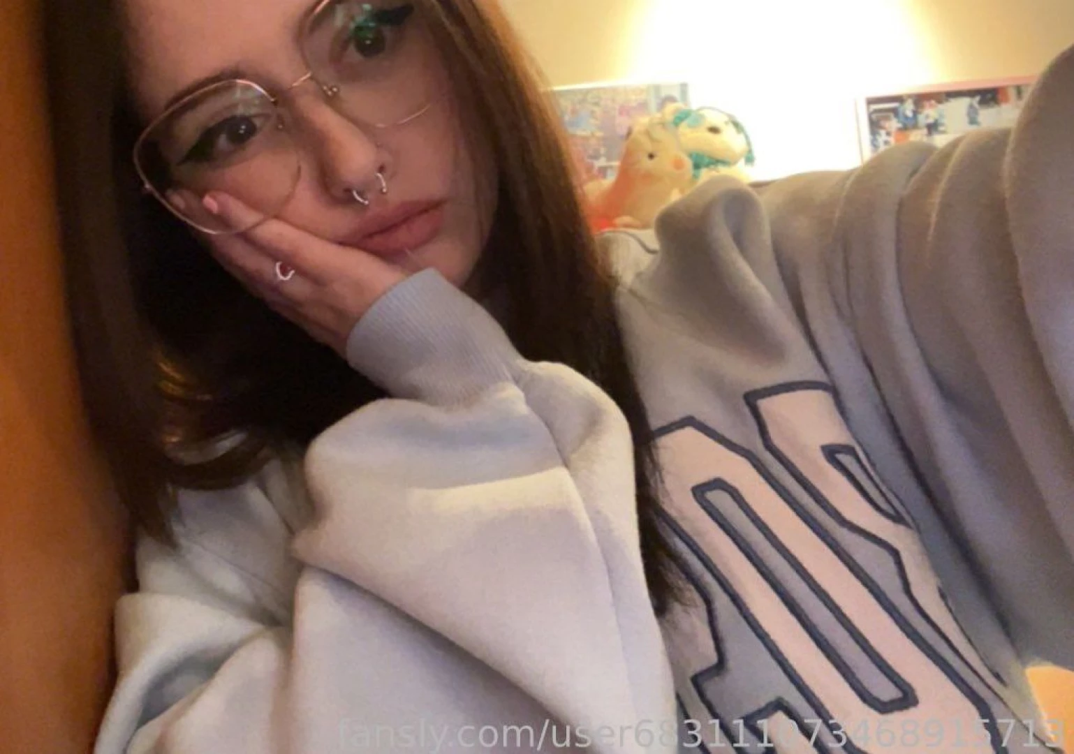 Video girl sleepy piercing 