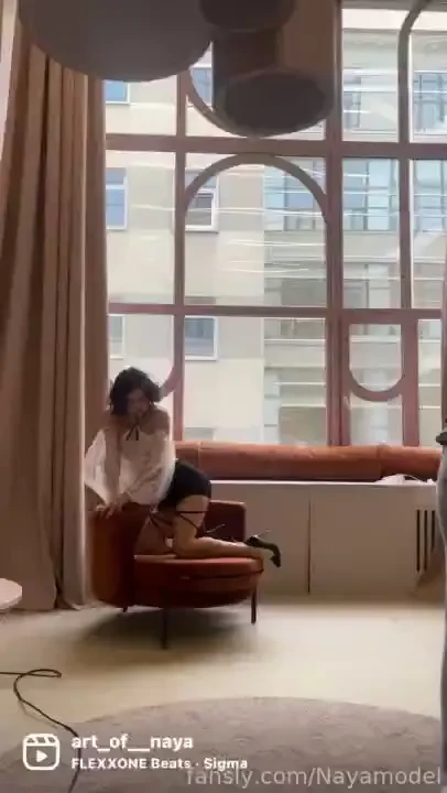 Hello boys sharing with you sexy backstage video from my yesterday 