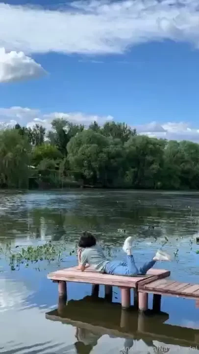 Hey loves today i spent the whole day on the nature close to the water 